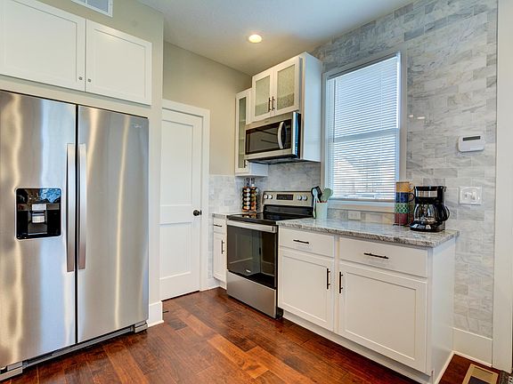4th image of 812 W Rich St