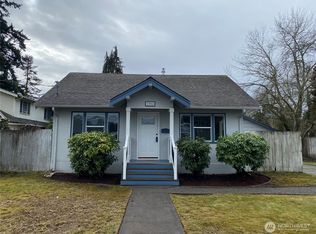 1006 7th Ave NW, Puyallup, WA