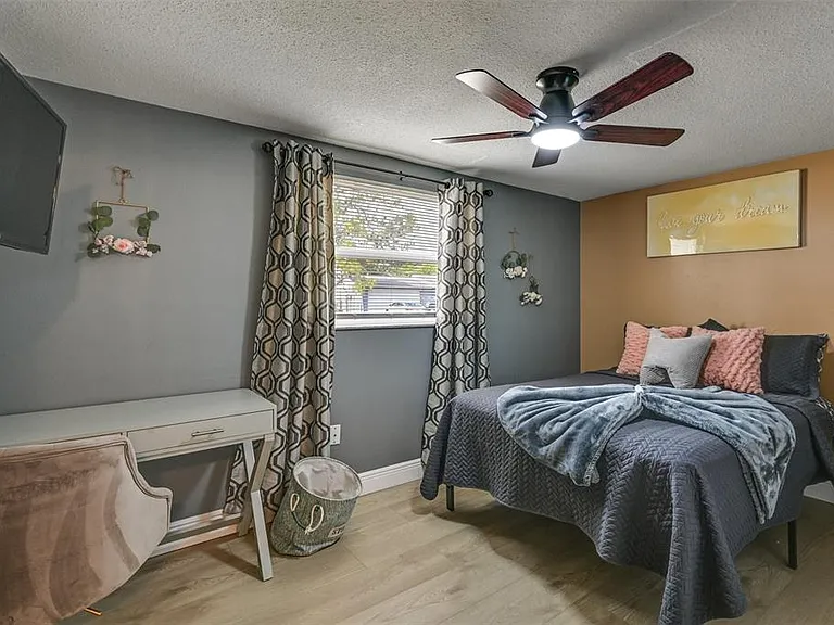 9746 Lake Chrise Ln — Photo 17