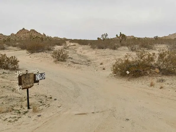 Vic Ave N #M14, Palmdale, CA 93591