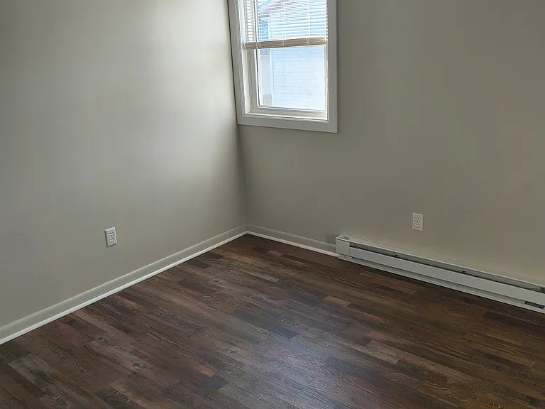 405 McBarnes St #9 — Photo 7
