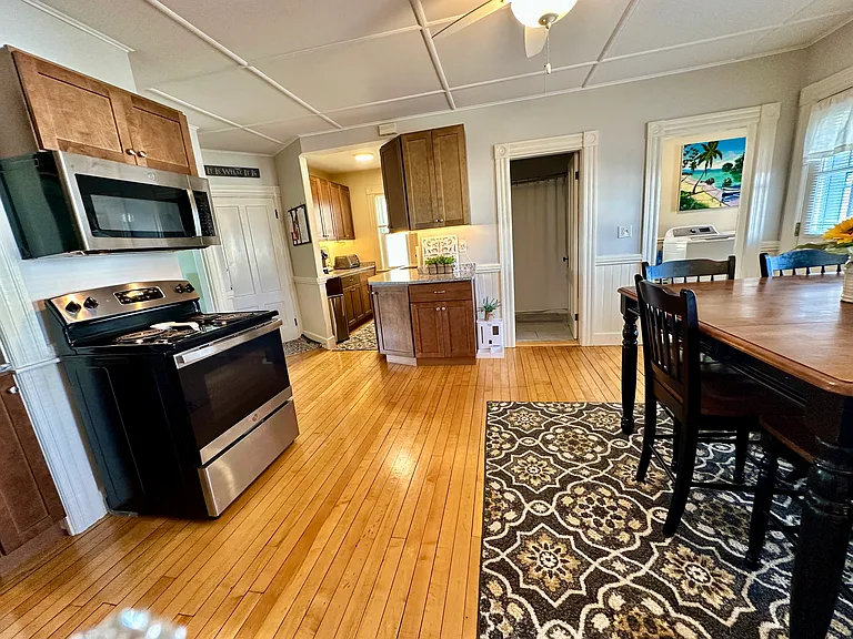 35 Reed St #2 — Photo 2