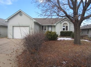 922 E Idlewild Dr, Wichita, KS 67216