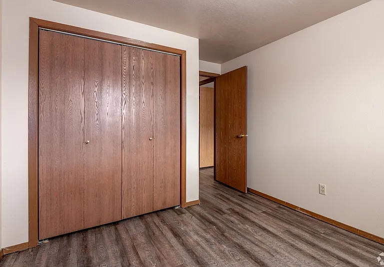 1721 Lenwood Ave #16 — Photo 9
