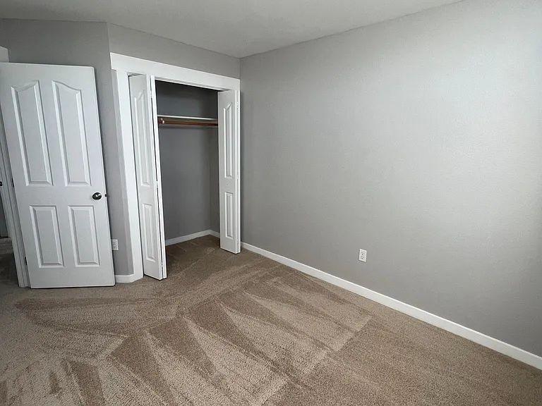 2720 S Georgetown Ave — Photo 19