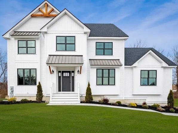 7 Katie Ln, Groveland, MA 01834