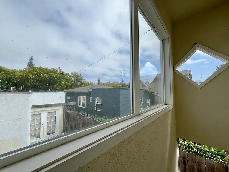 1342 Hearst Ave #A — Photo 6