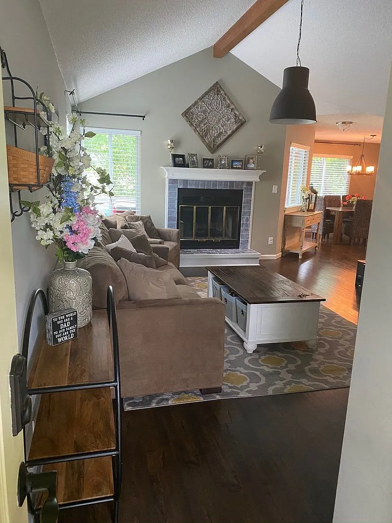 Fantastic Home On The West Side! Fenced Backyard! — Photo 3