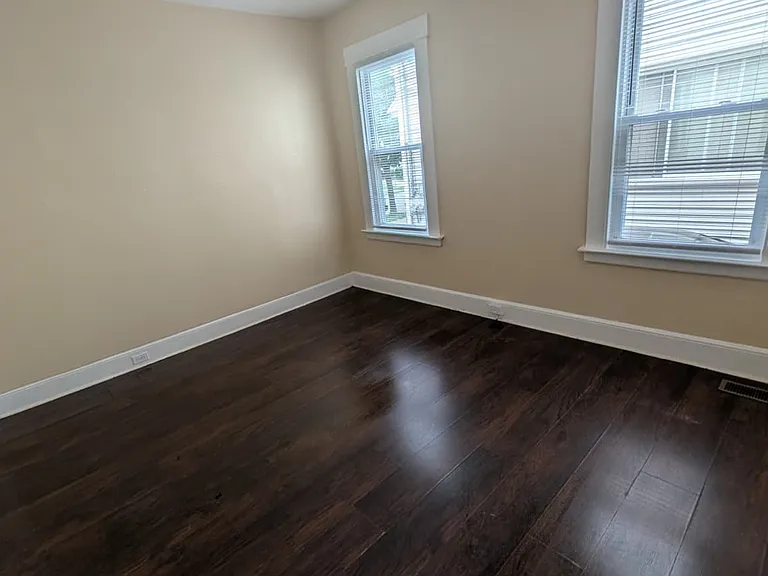 103 Sheffield Ave #11 — Photo 6