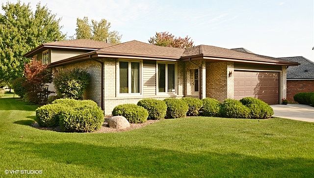 1st image of 61 W Peiffer Ave