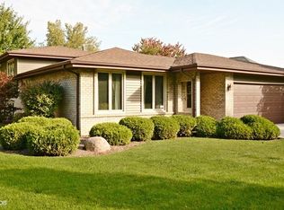 61 W Peiffer Ave, Lemont, IL 60439