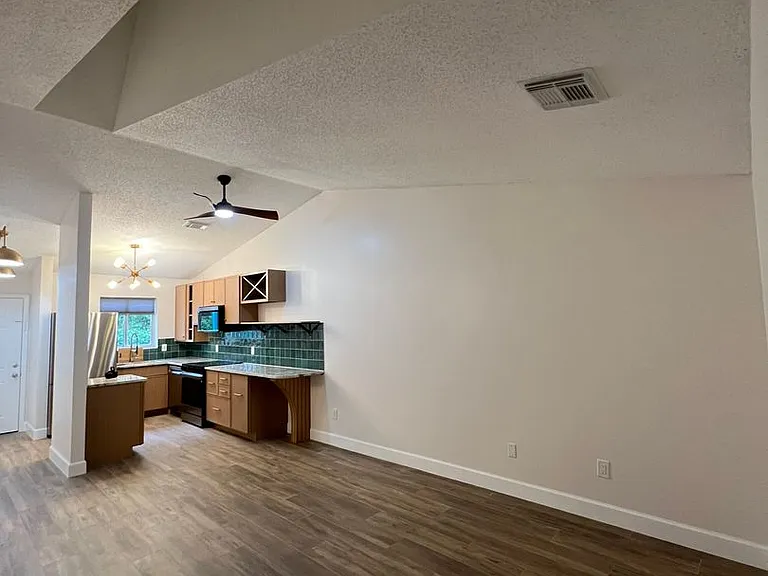 5214 Stacy St — Photo 16