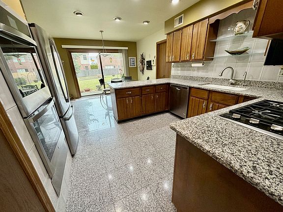 5th image of 5312 Pratt Ave
