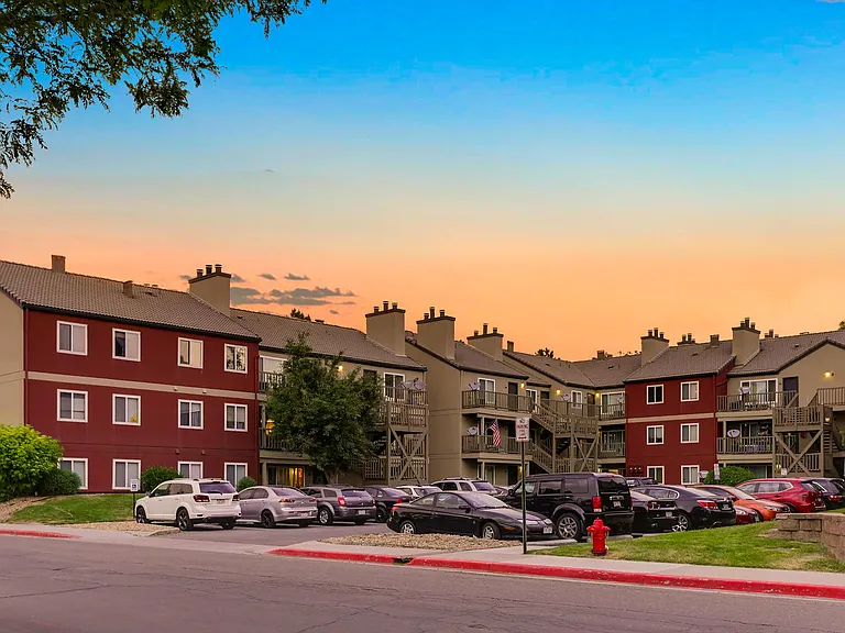 Toscana Apartments — Photo 19