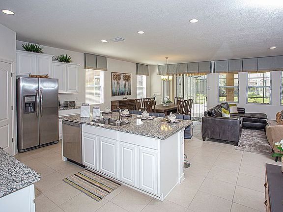 3rd image of 6045 Broad Oak Dr
