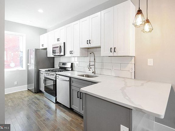 Kitchen (open concept).
