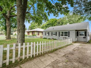1112 Chrysler St, Kalamazoo, MI 49048