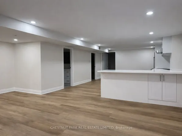 607 Huron St, Toronto, ON M5R 2R8