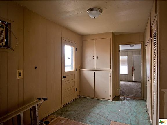 4th image of 1507 Crockett Ave