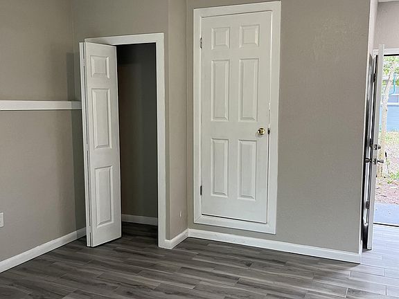 4th image of 1412 E Voorhis Ave #2