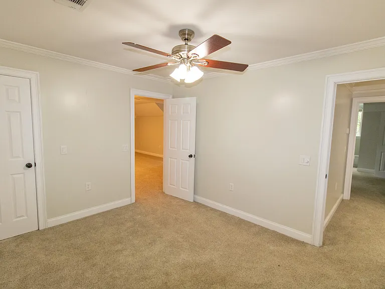 906 Monarch Cir — Photo 7