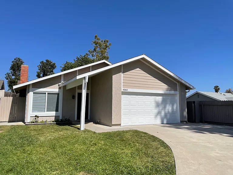 4360 N Amberwick Ln — Photo 1