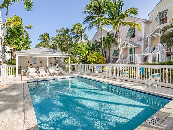 4th image of 3029 N Roosevelt Blvd APT 9