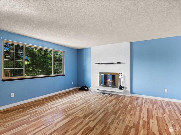 4th image of 1623 156th Street Ct E