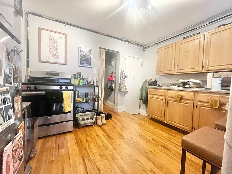 420 E 10th St #2B — Photo 4