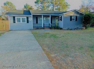 5787 Dove Dr, Hope Mills, NC 28348