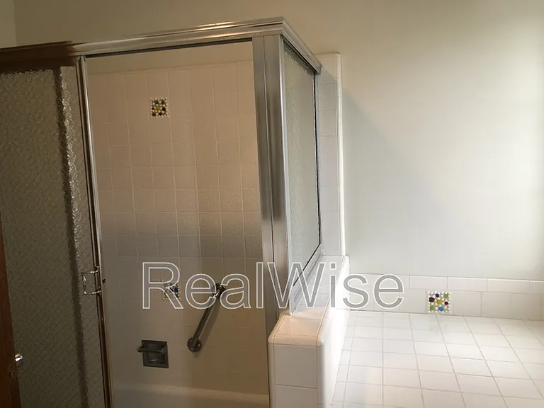 710 NW Midland Ave — Photo 34