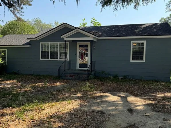 6 Sherwood Dr, Hinesville, GA 31313