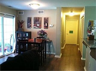 3rd image of 862 Honeybrook Cir