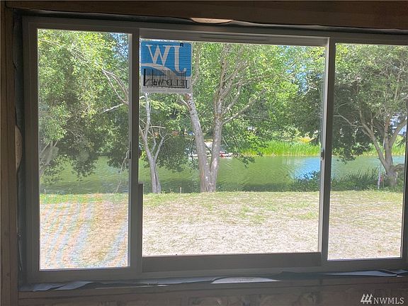 Photo of builder's previous build and not exact of home under construction