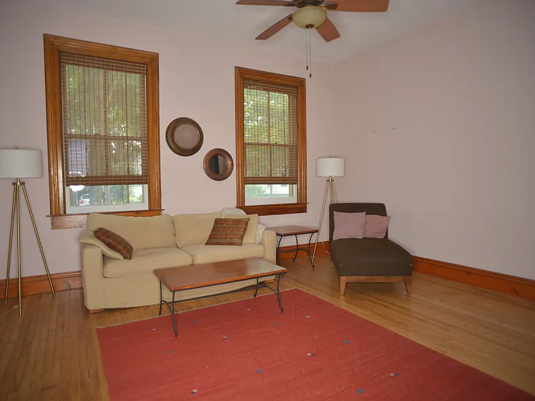 420 W Court St — Photo 5