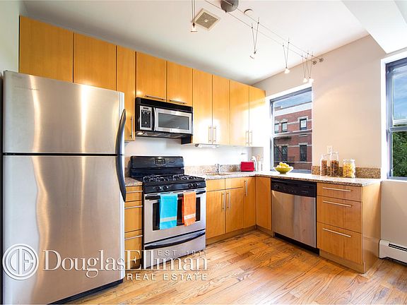 3rd image of 88 Green St #16