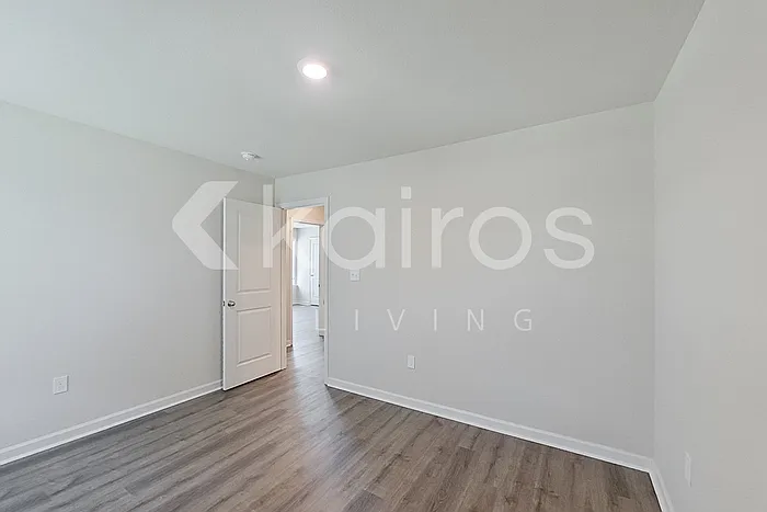 1103 Freedom Pkwy — Photo 18