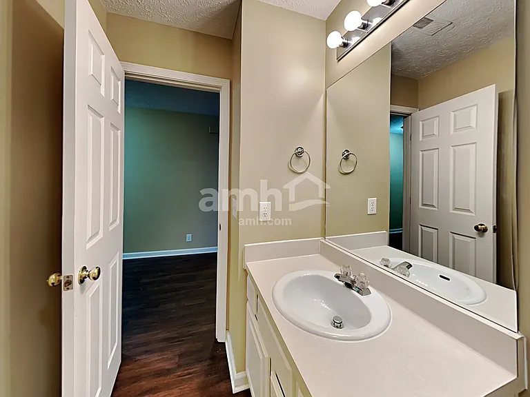3136 Hidden Creek Dr — Photo 16