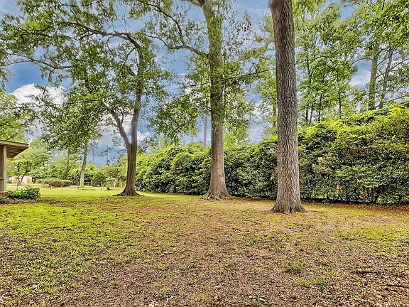 5th image of 2828 Woodland Hls E