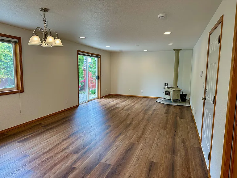 19753 Mosjon Cir NE — Photo 6