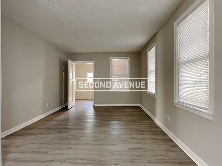 472 W 65th St — Photo 2