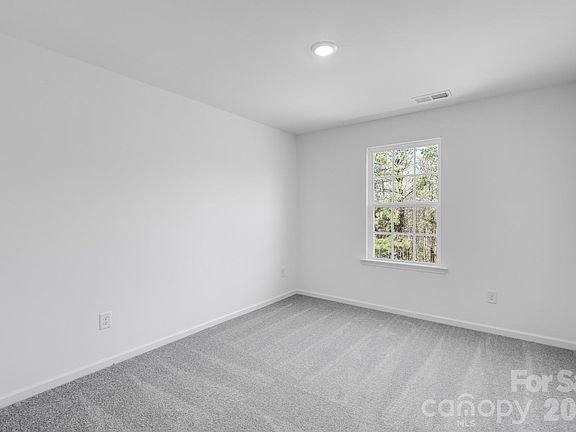 5th image of 647 Sparano Loop