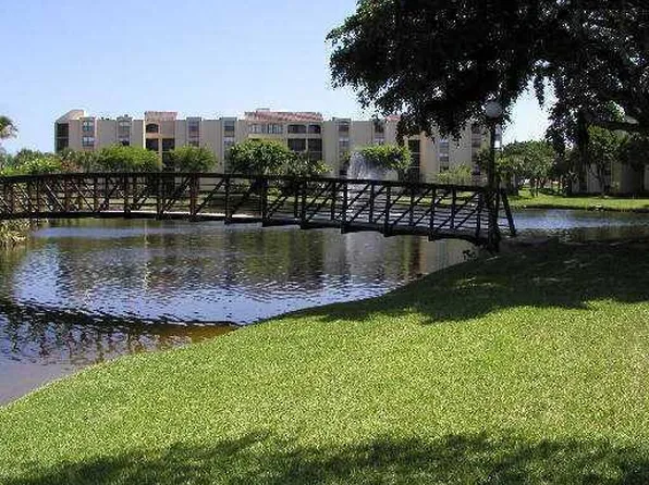 825 Egret Circle #206, Delray Beach, FL 33444