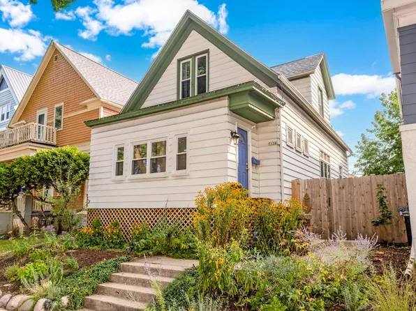 3124 North Bartlett AVENUE, Milwaukee, WI 53211