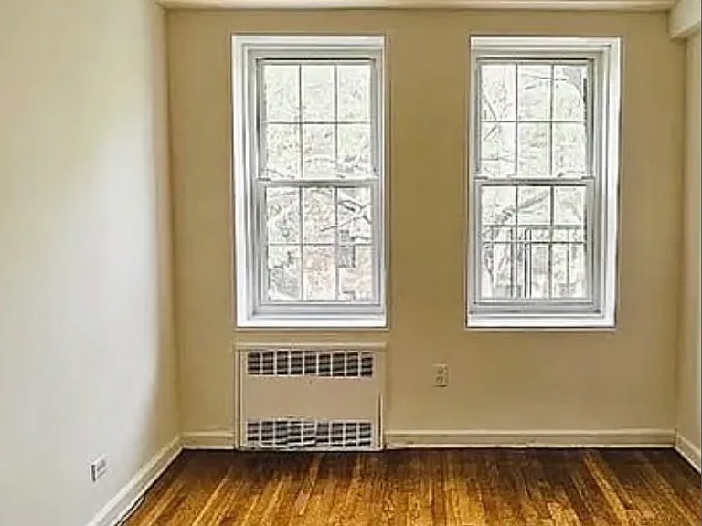 36-20 Parsons Blvd #4E — Photo 5
