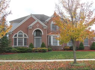 48213 Glenmount Rd, Canton, MI 48187