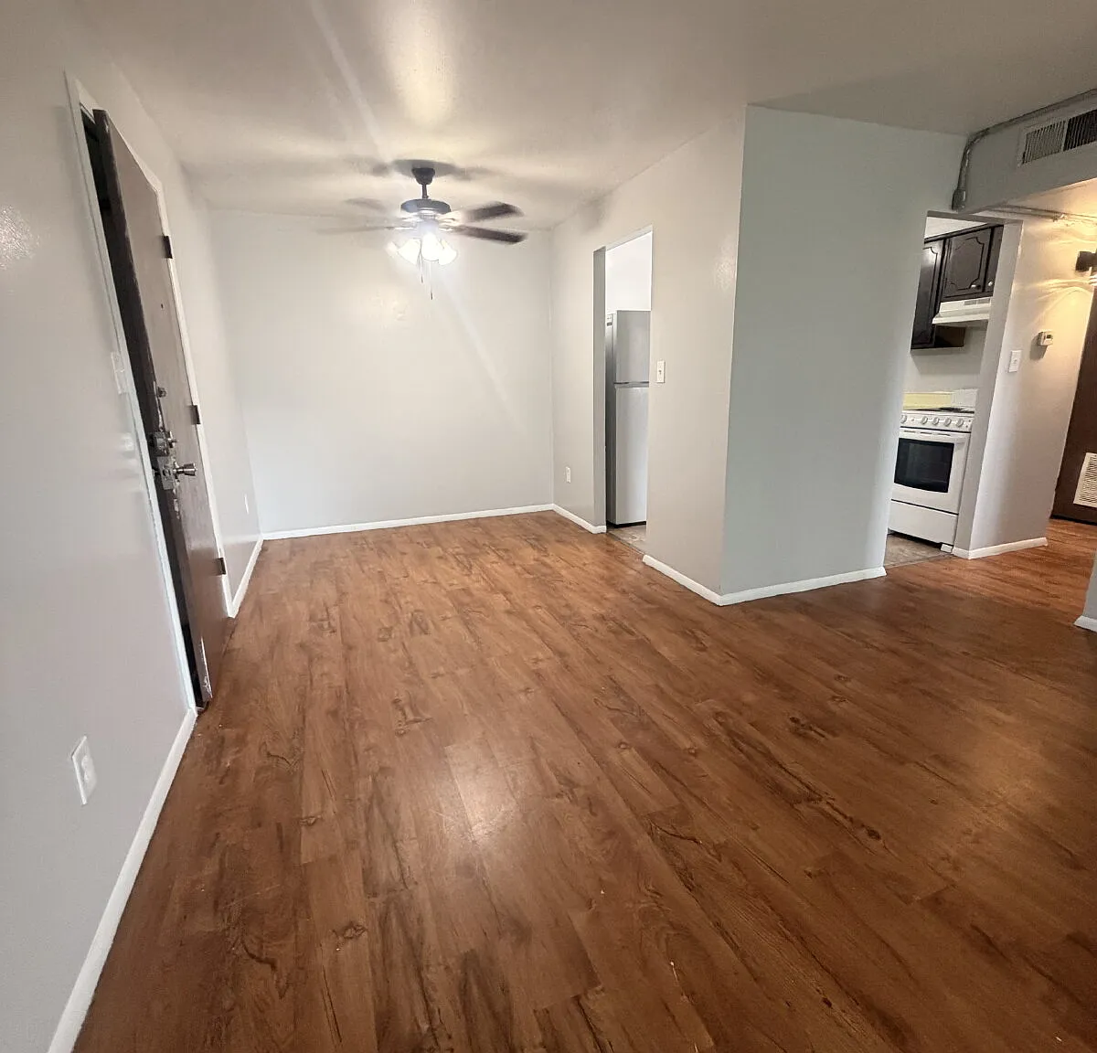 1 bed, 1.0 bath, 800 sqft, $875 — Photo 3