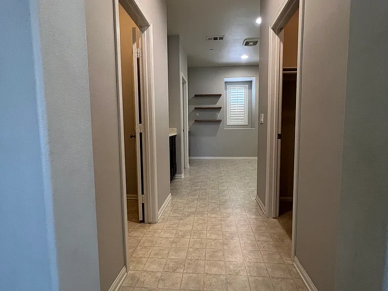 1338 Pyramid Peak St — Photo 22