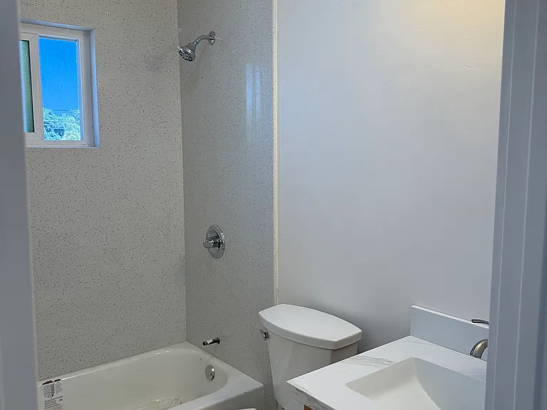 190 Boston Ave #5 — Photo 14