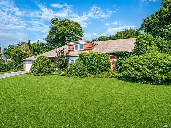 5th image of 893 Gardiner Drive